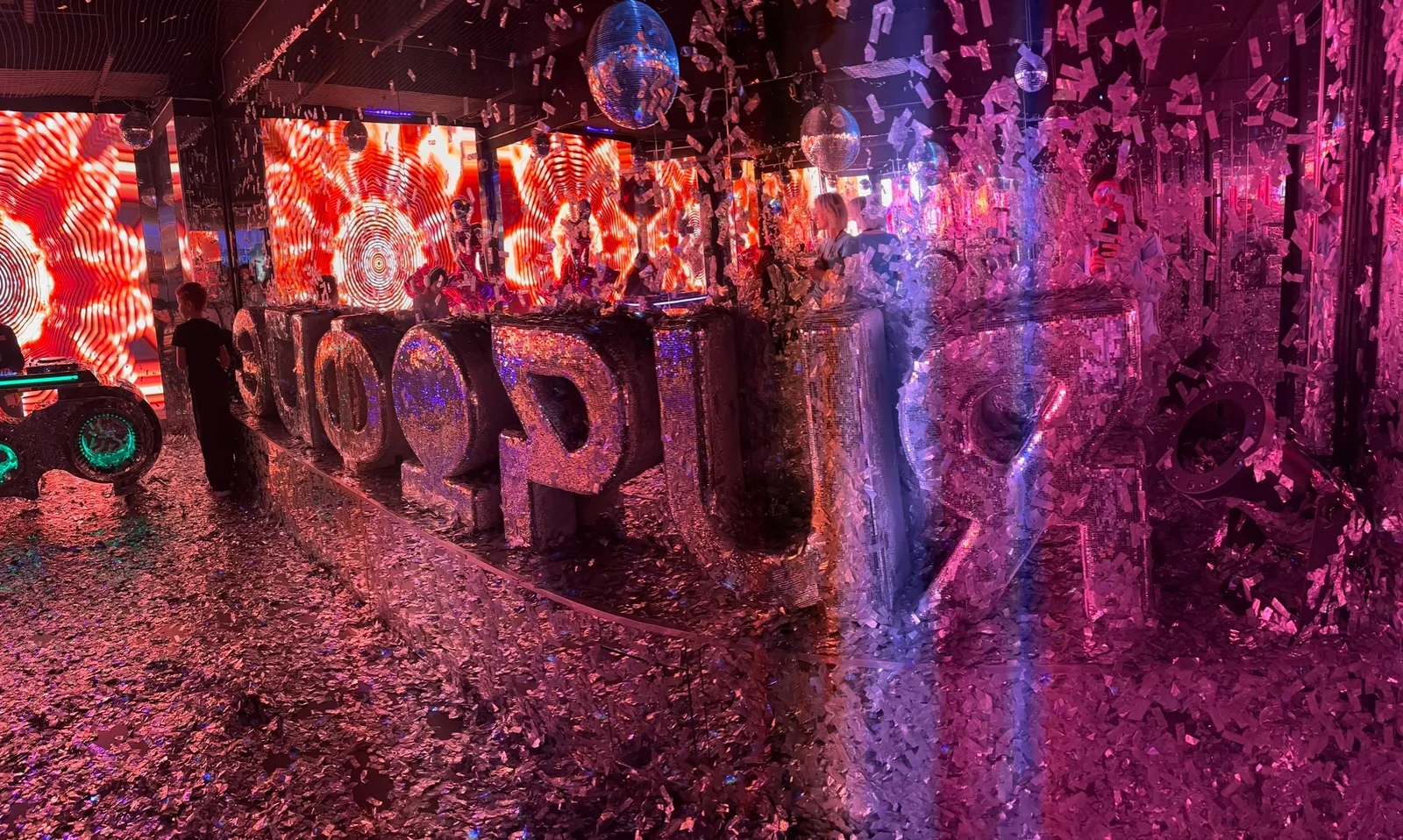 «Эйфория» на Новом Арбате: музей, в который заходят через холодильник